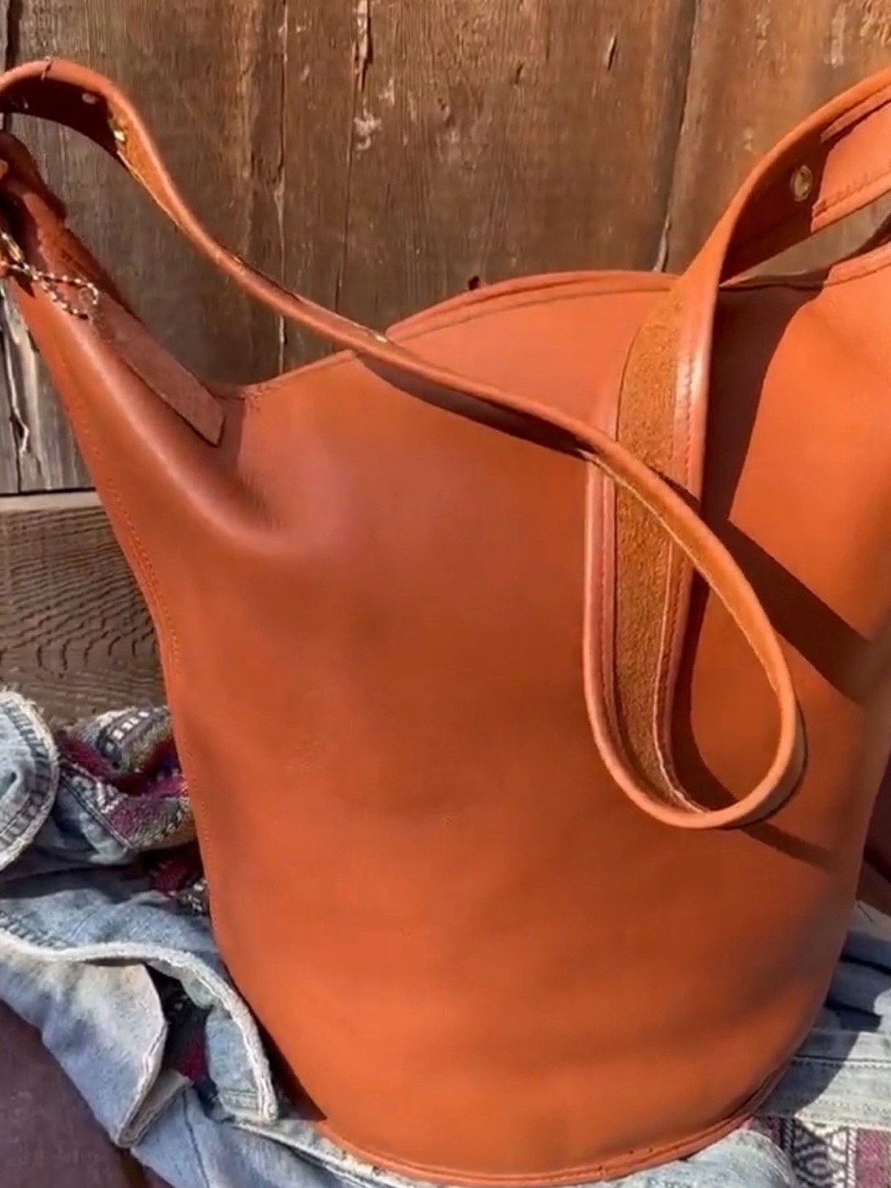 COACH BRITISH TAN LEATHER XL DUFFLE FEED SAC BUCKET BAG 9085 - Picture 14 of 16